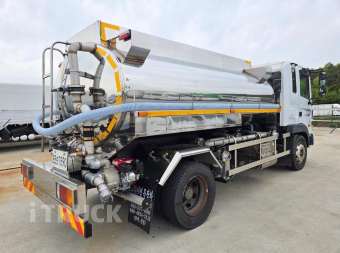 현대 살수차 메가트럭 스텐탱크 7,500L 수동 4