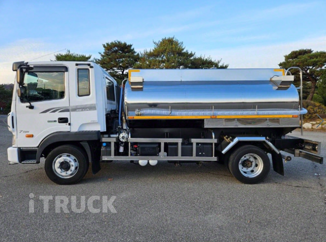 현대 살수차 메가트럭 스텐탱크 7,200L 수동 4