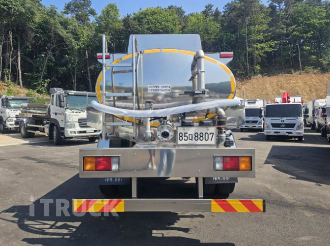현대 살수차 뉴파워트럭 스텐탱크 8,000L 수동 4