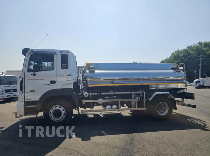현대 살수차 뉴파워트럭 스텐탱크 8,000L 수동 6