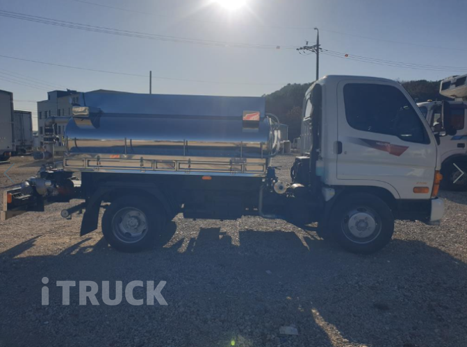 현대 살수차 마이티큐티 스텐탱크 2,400L 수동 3