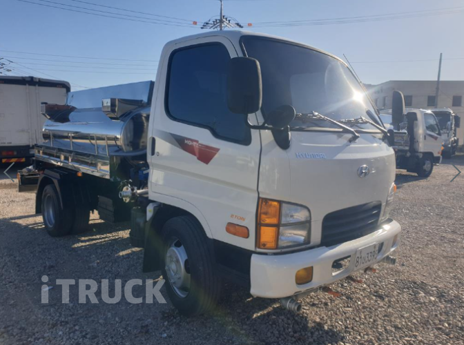 현대 살수차 마이티큐티 스텐탱크 2,400L 수동 1