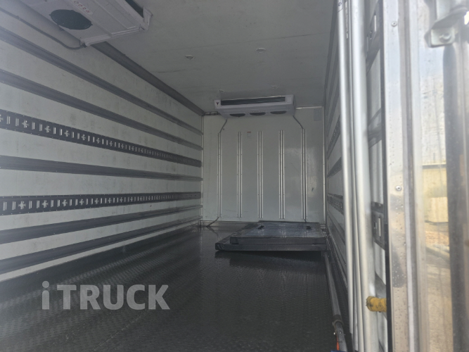 타타대우 더쎈 4톤 광폭 냉동탑 6