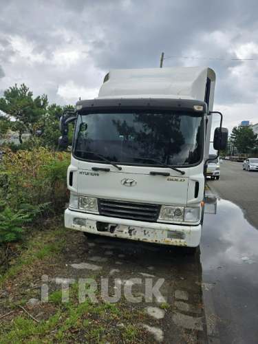 현대 메가트럭 250 후축 윙바디 6.5톤 수동 1