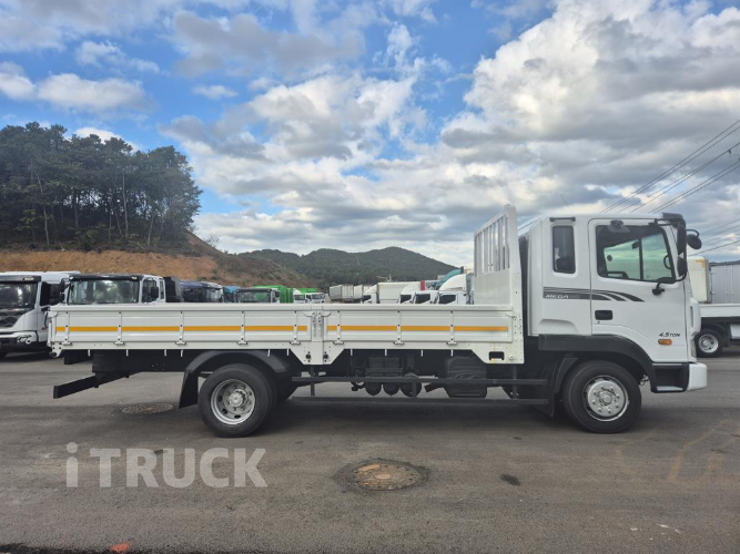 현대 메가트럭 250 단바리 카고 5톤 수동 4