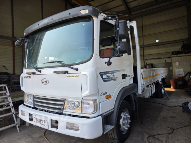 현대 메가트럭 280 단바리 카고 5톤 수동
