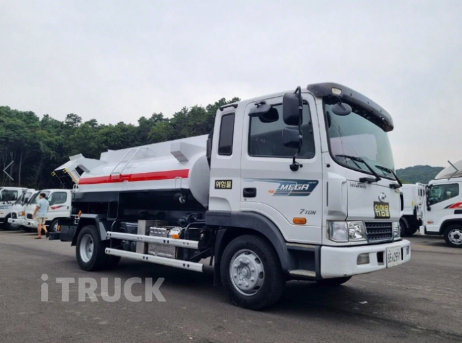 현대 탱크로리 메가트럭 5,000L 수동 1