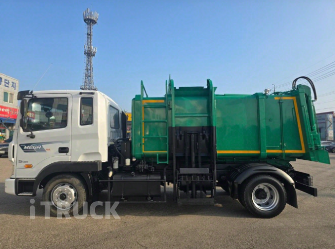 현대 음식물차 메가트럭 5톤 2