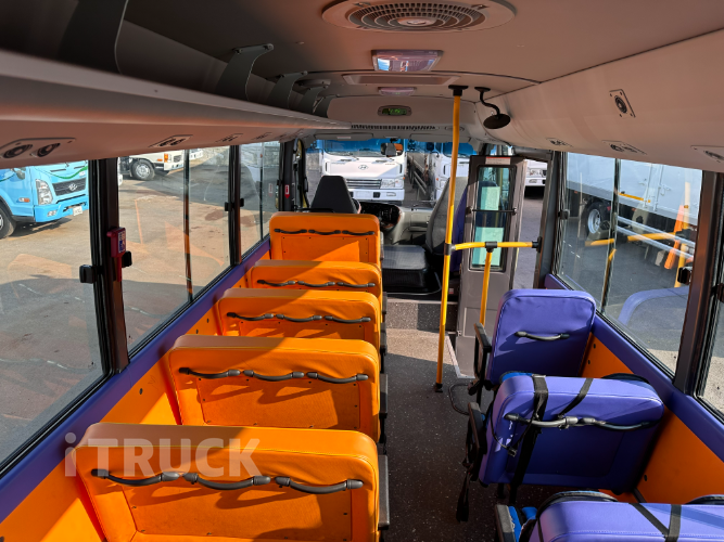 현대 버스 39인승 15