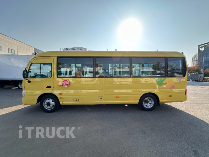 현대 버스 39인승 3