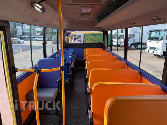 현대 버스 39인승 12