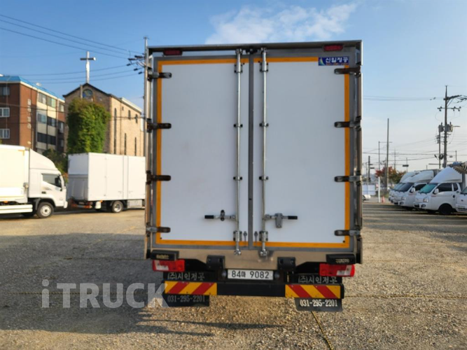 타타대우 더쎈 3.5톤 광폭 냉동탑 4