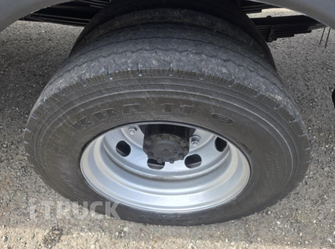 현대 메가트럭 250 단바리 카고 5톤 오토 18