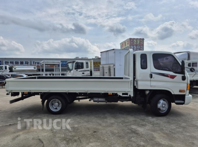 현대 이마이티 2.5톤 카고 슈퍼캡 2