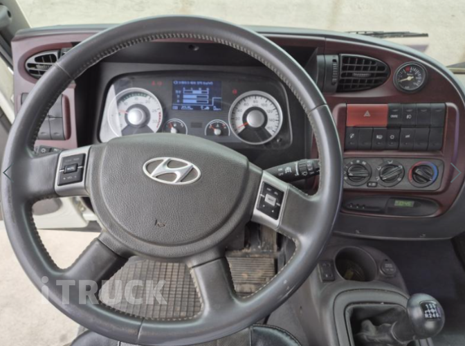 현대 메가트럭 260 후축 카고 5톤 수동 14