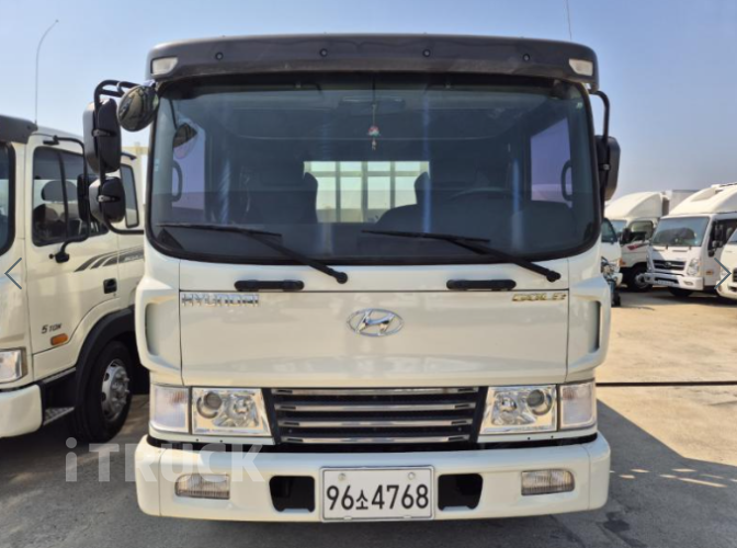 현대 메가트럭 260 후축 카고 5톤 수동 1