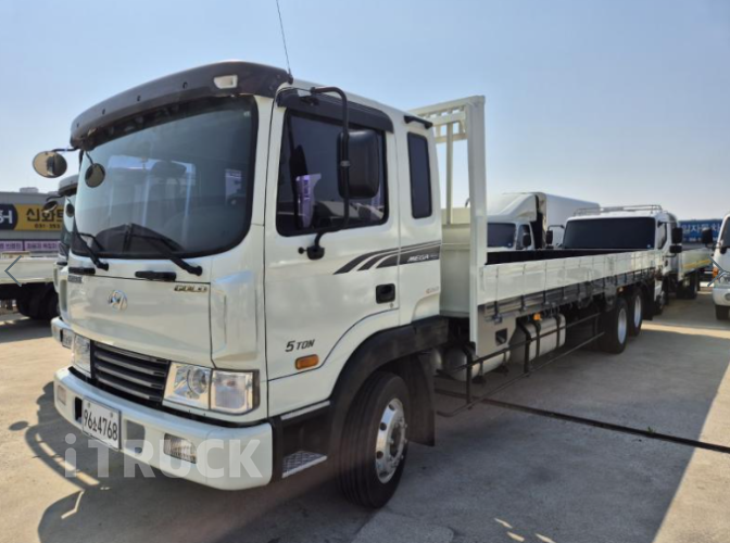 현대 메가트럭 260 후축 카고 5톤 수동 0