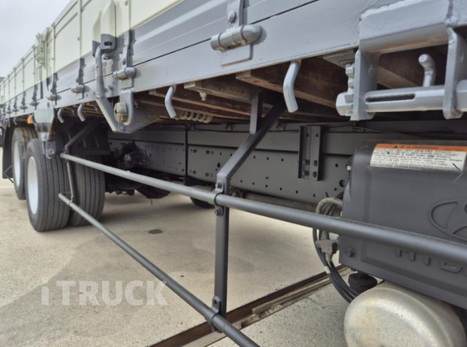 현대 메가트럭 260 후축 카고 5톤 수동 10