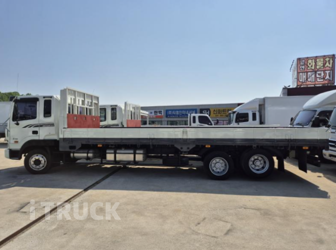 현대 메가트럭 260 후축 카고 5톤 수동 4