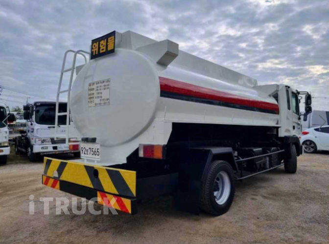 현대 탱크로리 메가트럭 9,800L 수동 5