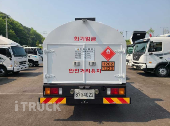 현대 탱크로리 메가트럭 5,000L 수동 6