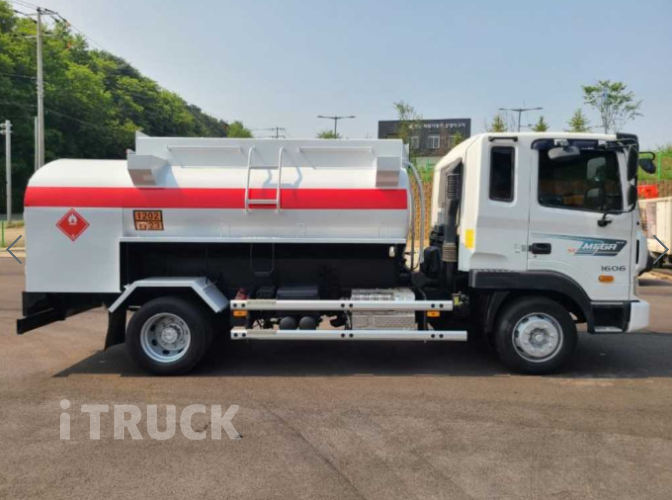 현대 탱크로리 메가트럭 5,000L 수동 7