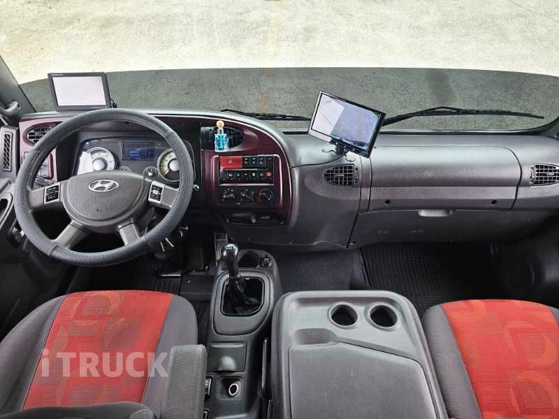 현대 메가트럭 300 단바리 윙바디 4.5톤 수동 11