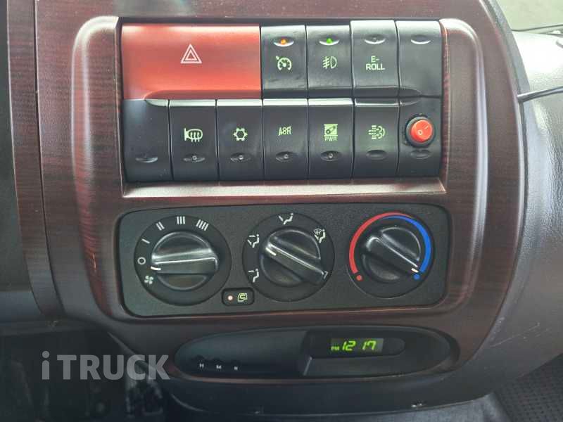 현대 메가트럭 300 단바리 윙바디 4.5톤 수동 9