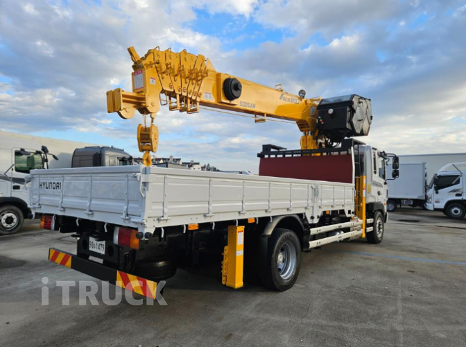 현대 카고크레인 수산중공업 메가트럭 5톤 3