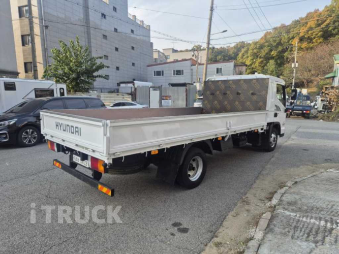 현대 올뉴마이티 3.5톤 카고 슈퍼캡 초장축 2