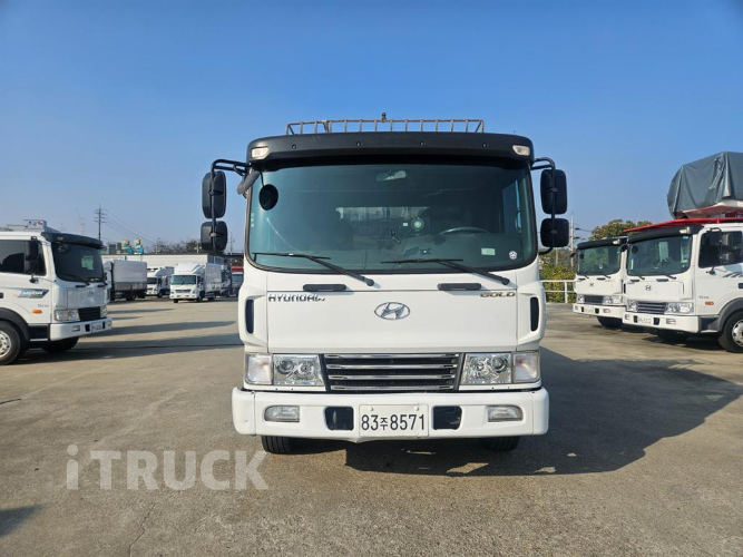 현대 메가트럭 280 단바리 카고 4.5톤 수동 1