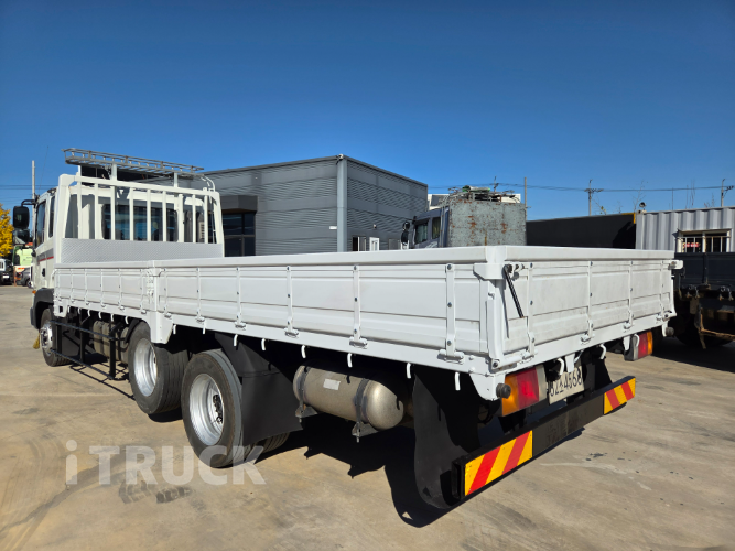 현대 메가트럭 280 후축 카고 4.5톤 수동 3