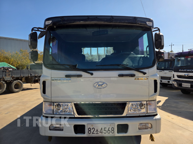 현대 메가트럭 280 후축 카고 4.5톤 수동 1