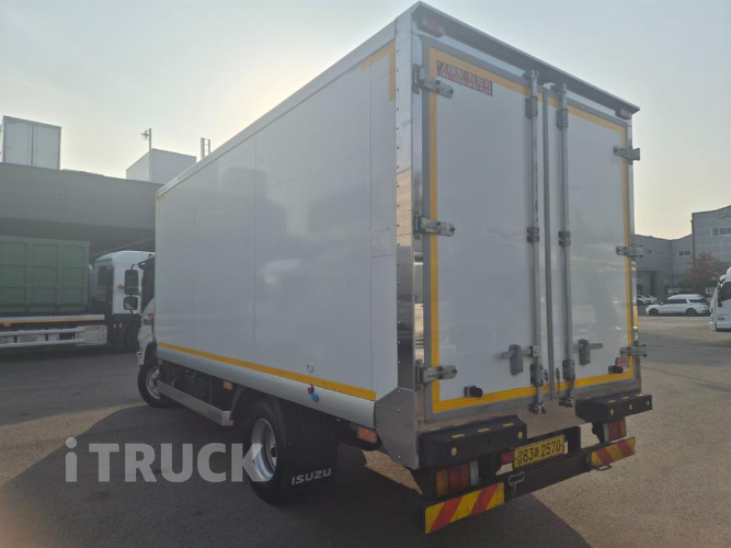 이스즈 엘프 3.5톤 냉동탑 8