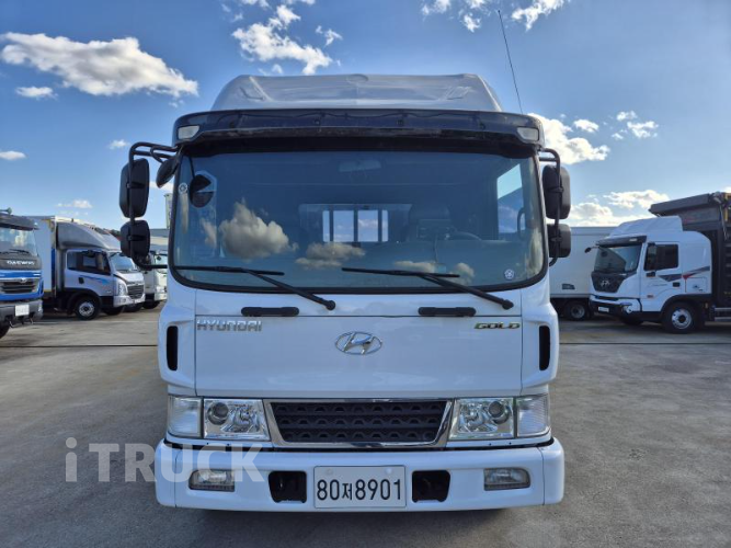 현대 메가트럭 280 앞축 카고 4.5톤 수동 1