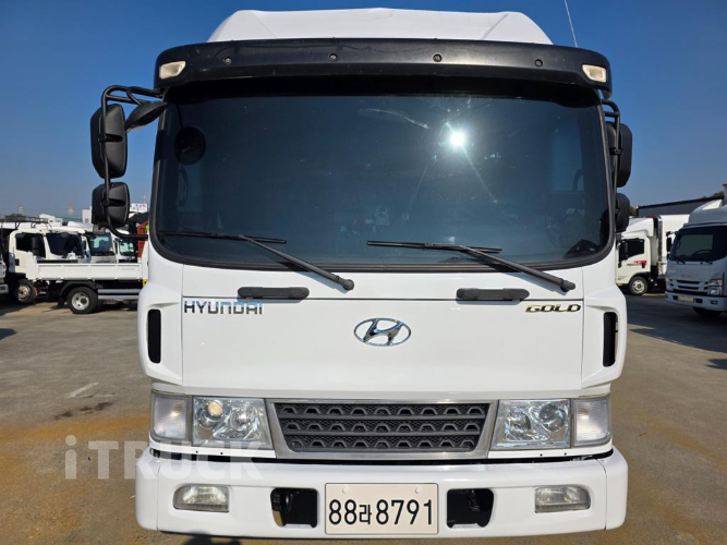 현대 메가트럭 280 단바리 카고 4.5톤 수동 1