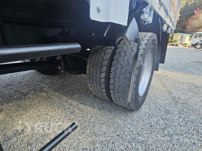 현대 메가트럭 250 단바리 카고 5톤 수동 9