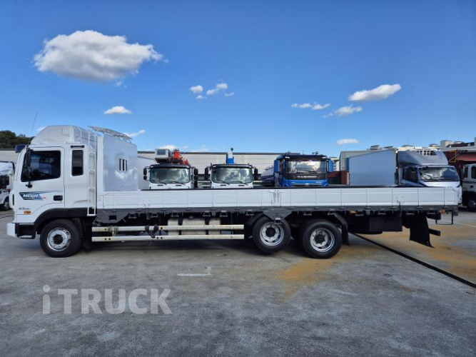 현대 메가트럭 280 앞축 카고 4.5톤 수동 4