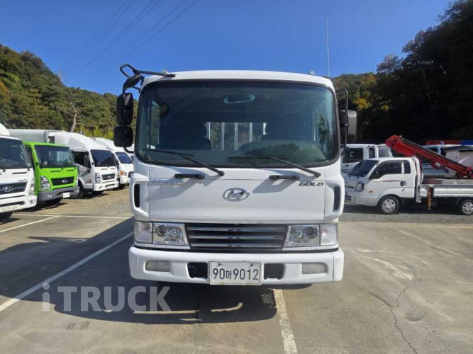 현대 메가트럭 235 단바리 카고 5톤 수동 1