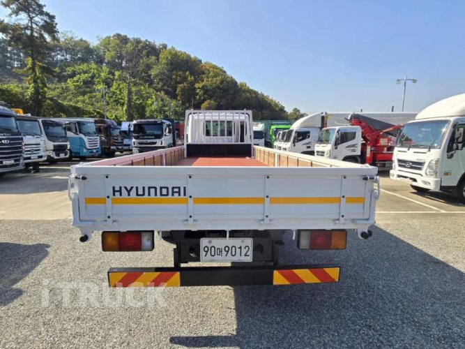 현대 메가트럭 235 단바리 카고 5톤 수동 5