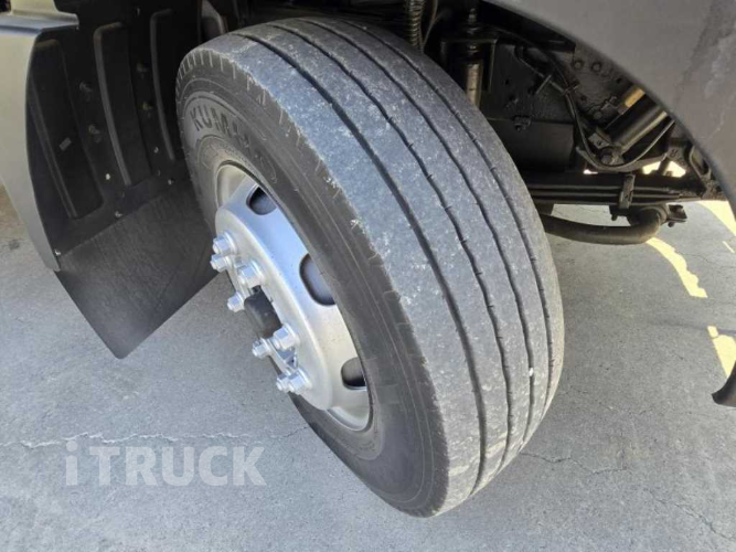 현대 메가트럭 235 단바리 카고 5톤 수동 9