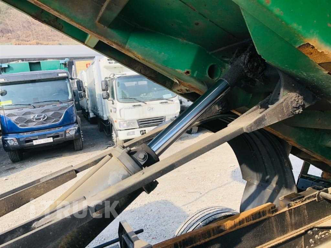 현대 메가트럭 진개덤프 270 5톤 수동 단바리 12