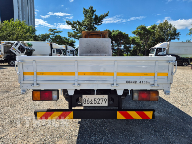 현대 메가트럭 235 단바리 카고 4.5톤 수동 3