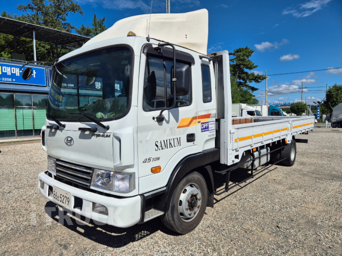 현대 메가트럭 235 단바리 카고 4.5톤 수동
