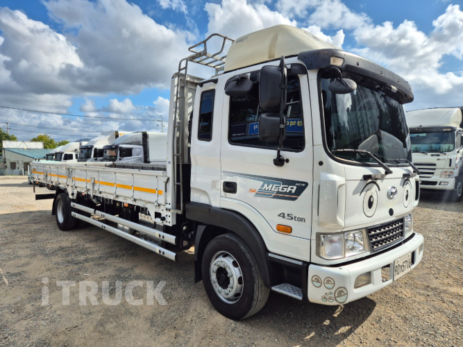 현대 메가트럭 280 단바리 카고 4.5톤 수동 1