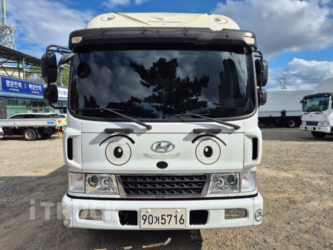 현대 메가트럭 280 단바리 카고 4.5톤 수동 2