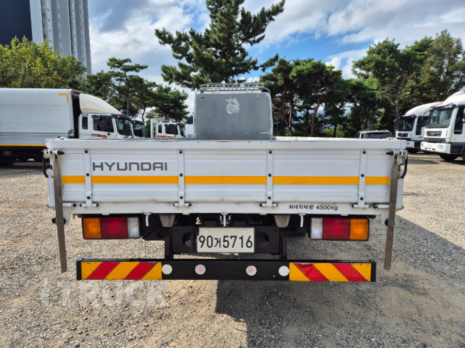 현대 메가트럭 280 단바리 카고 4.5톤 수동 3