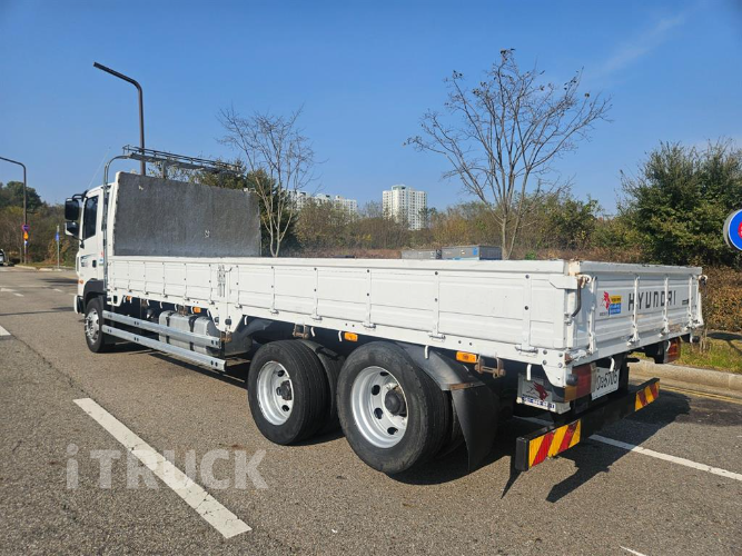 현대 메가트럭 280 후축 카고 4.5톤 수동 3