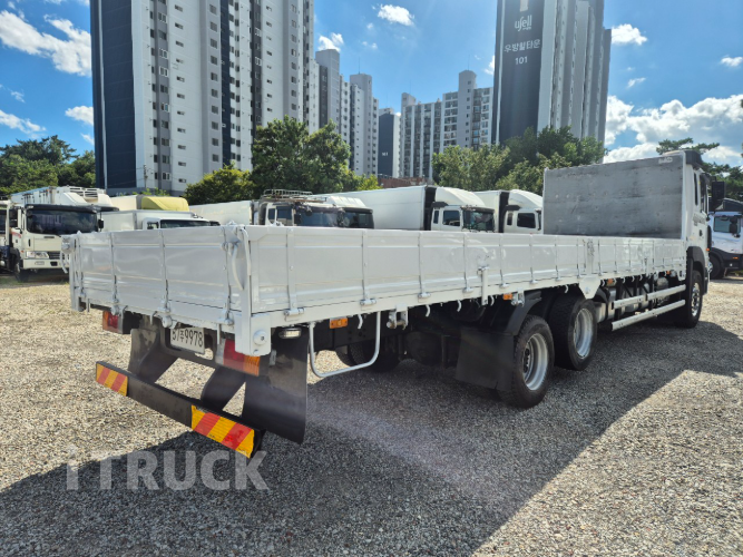 현대 메가트럭 와이드캡 300 앞축 카고 5톤 수동 3