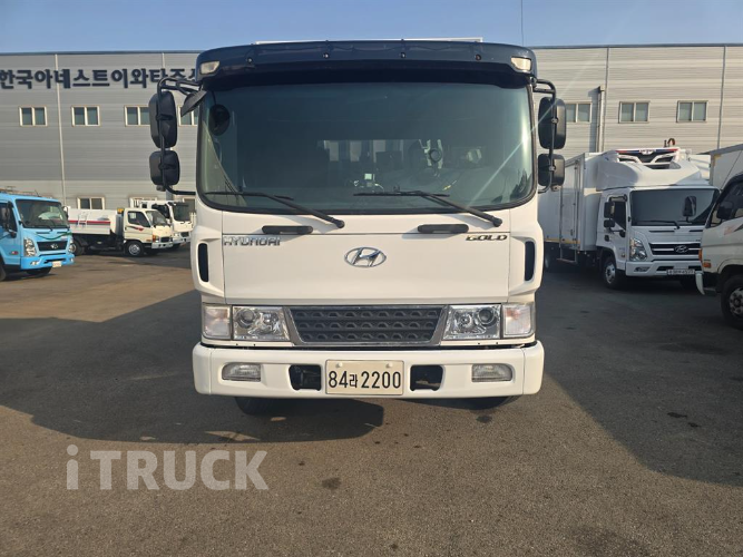 현대 메가트럭 280 단바리 카고 4.5톤 수동 1